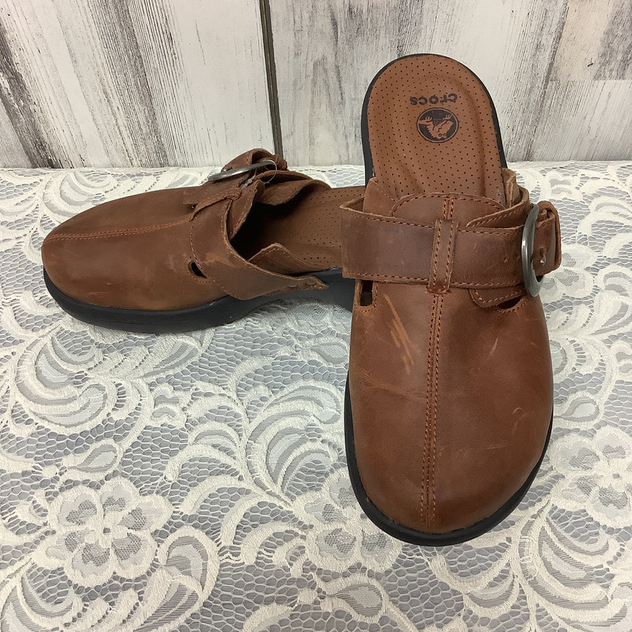 Crocs Size 7 Casual