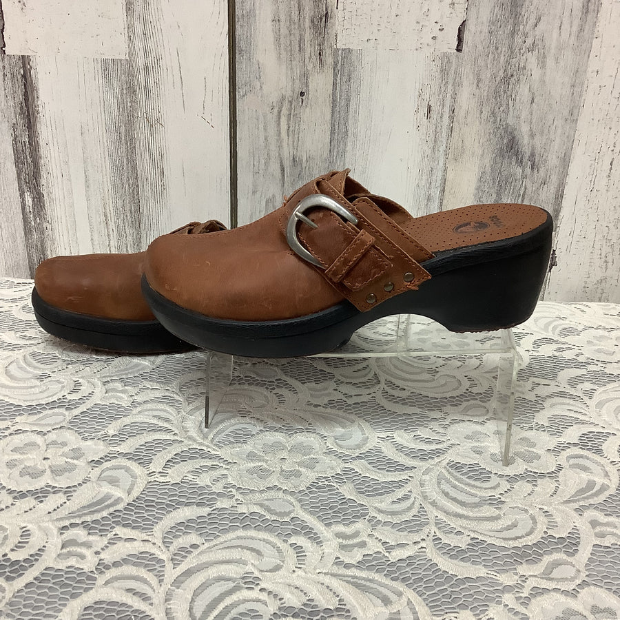 Crocs Size 7 Casual