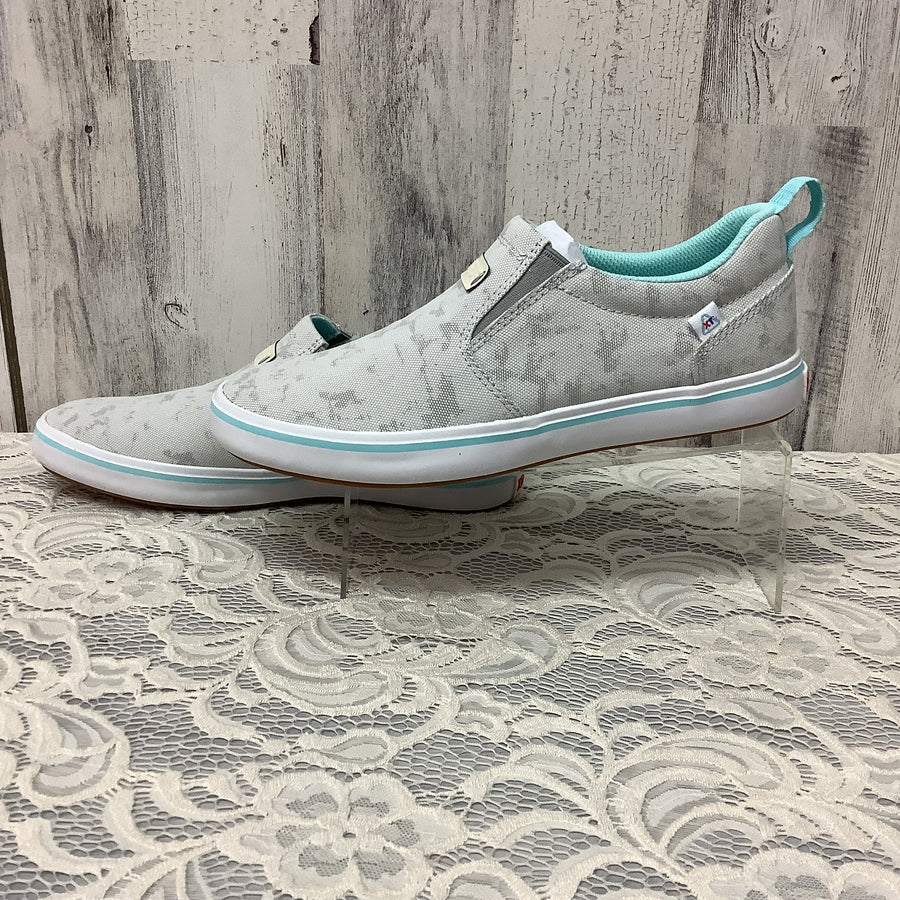 XTRATUF Size 7 Slip On Sneakers