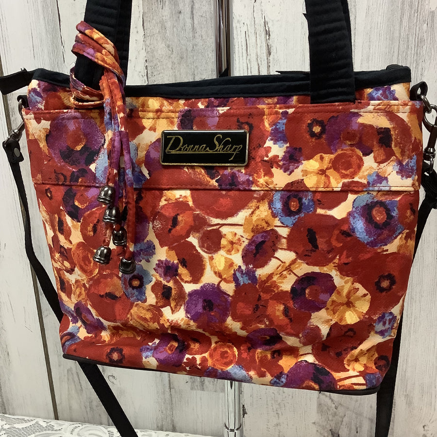 Donna Sharp Size Med Shoulder Bags
