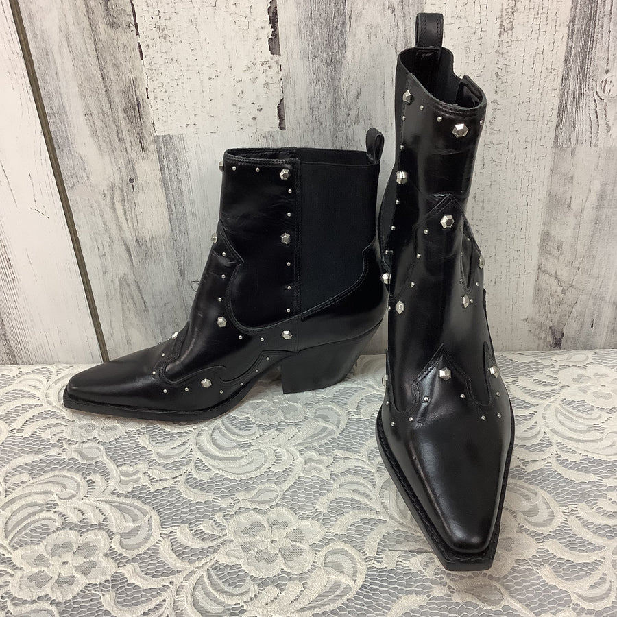 Vince Camuto Size 8 M Boots