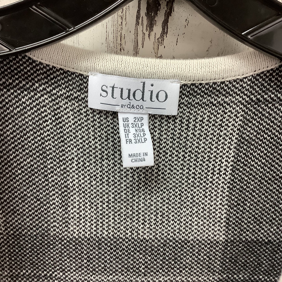 Studio Size 2X Petite Curvy Shrugs & Shawls