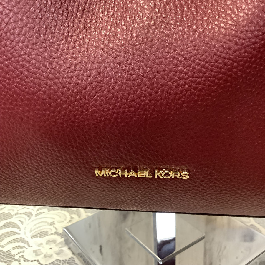 Michael Kors Size Lg Shoulder Bags
